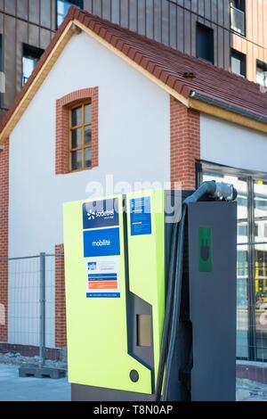 France, Isère, Grenoble, quartier Polygone Scientifique ou Grenoble Presqu'île, quartier avenue des Martyrs, Sodetrel zone de charge pour voiture électrique Banque D'Images