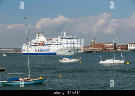 Portsmouth, England, UK > mai 2019. Roro transmanche ferry Normandie en cours sur le port de Portsmouth à destination de Caen. Banque D'Images