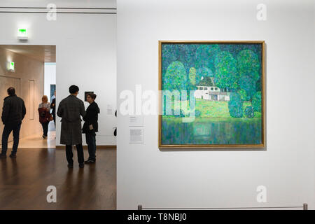 Klimt Musée Leopold, vue d'un paysage de Gustav Klimt intitulée Litzlbergkeller am Attersee accroché dans le Musée Leopold à Vienne, Autriche. Banque D'Images