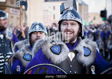 Lerwick, îles Shetland, Écosse, Royaume-Uni. 29 janvier 2013. Up Helly Aa festival viking fire qui est unique aux Shetland et lieu le dernier mardi de Banque D'Images