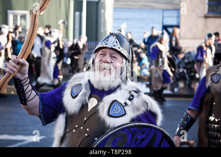 Lerwick, îles Shetland, Écosse, Royaume-Uni. 29 janvier 2013. Up Helly Aa festival viking fire qui est unique aux Shetland et lieu le dernier mardi de Banque D'Images