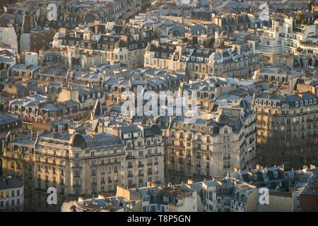 France, Paris, les immeubles haussmannien du 15ème arrondissement sur l'avenue de Saxe Banque D'Images