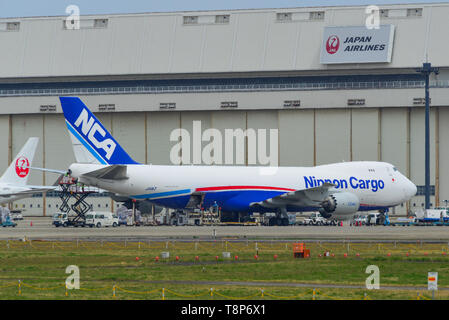 Tokyo, Japon - Apr 17, 2019. Nippon Cargo Airlines JA11KZ Boeing 747-8F accostage à l'aéroport de Narita (NRT). Narita est l'une des principales plaques tournantes internationales Banque D'Images