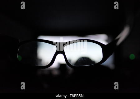 Les lunettes 3D close-up dans le cinéma Banque D'Images