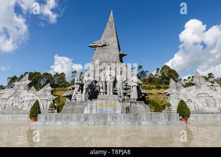 Lai Chau, Vietnam - 21 novembre 2018 : Oncle Ho monument avec les gens et l'origine ethnique de la province de Lai Chau, Vietnam. Banque D'Images