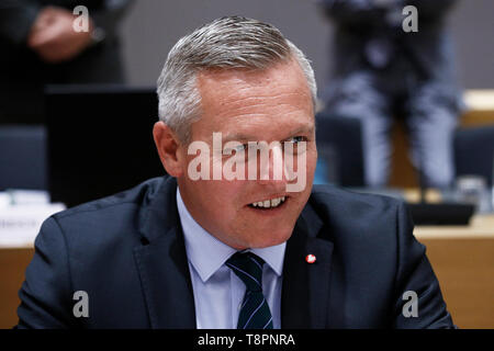 Bruxelles, Belgique. 14 mai 2019. Le ministre de la défense autrichien Mario Kunasek s'occupe en réunion de ministres de la défense de l'UE au siège de l'UE. Credit : ALEXANDROS MICHAILIDIS/Alamy Live News Banque D'Images