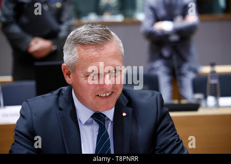 Bruxelles, Belgique. 14 mai 2019. Le ministre de la défense autrichien Mario Kunasek s'occupe en réunion de ministres de la défense de l'UE au siège de l'UE. Credit : ALEXANDROS MICHAILIDIS/Alamy Live News Banque D'Images