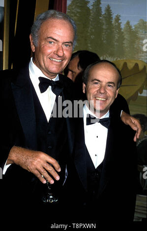 14 mai 2019 : Los Angeles, California USA : Fichier : l'acteur et comédien TIM CONWAY, mieux connu pour son travail sur 'primée aux Emmy Awards Les Carol Burnett Show, ' est décédé le mardi matin. Il était de 85. Sur la photo : le 30 mai 2008 - HARVEY KORMAN et TIM CONWAY. Credit : Karnbad ZUMAPRESS.com/Alamy/Photos/Globe Live News Banque D'Images