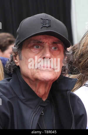 Hollywood, CA. 14 mai, 2019. Ian McShane, à la main et pied de Keanu Reeves Imprimer Cérémonie au théâtre chinois de Grauman en IMAX Hollywood, Californie le 14 mai 2019. Credit : Faye Sadou/media/Alamy Punch Live News Banque D'Images