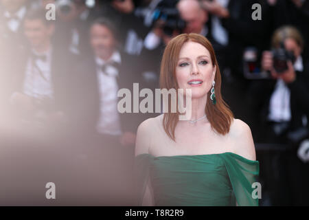 Cannes, France. 14 mai, 2019. L'actrice Julianne Moore assiste au gala d'ouverture lors de la 72e édition du Festival de Cannes au Palais des Festivals de Cannes, France, le 14 mai 2019. Le 72e Festival de Cannes a lieu ici du 14 au 25 mai. Credit : Zhang Cheng/Xinhua/Alamy Live News Banque D'Images