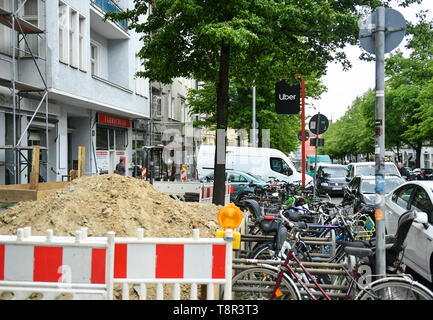 Berlin, Allemagne. 14 mai, 2019. Un signe de l'Uber se trouve dans 7 Quai en face de l'Uber Centre Greenlight. Credit : Jens Kalaene Zentralbild-/dpa/ZB/dpa/Alamy Live News Banque D'Images