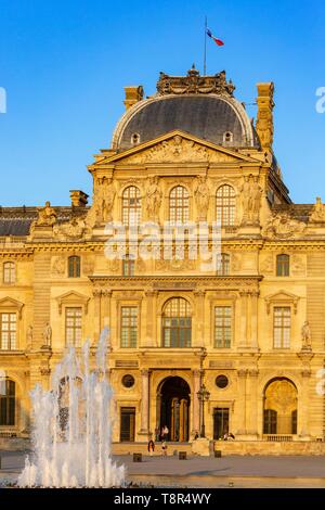 France, Paris, région classée au Patrimoine Mondial de l'UNESCO, le Musée du Louvre, Pavillon Richelieu Banque D'Images