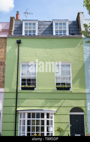 Maison peinte vert clair le long de la rue Markham, Chelsea, Londres, Angleterre Banque D'Images