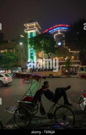 Vietnam, Delta du Fleuve Rouge, Hanoi, rickshaw Banque D'Images