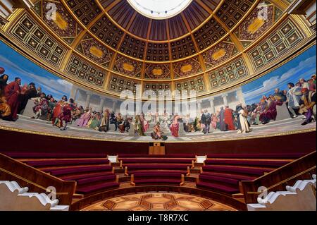 France, Paris, Saint Germain des Pres, Ecole nationale supérieure des Beaux-Arts (école des beaux-arts), l'amphithéâtre d'honneur, la peinture du mur par Paul Delaroche Banque D'Images