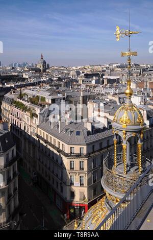 France, Paris, Boulevard Haussmann, vue de l'église Saint-Augustin à partir de la terrasse du grand magasin Le Printemps Haussmann Banque D'Images