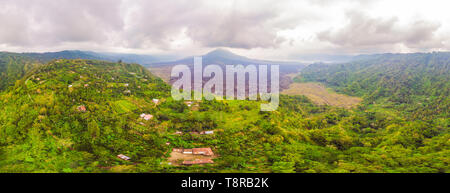 Belle vue, Batur volcano de drone, panorama Banque D'Images