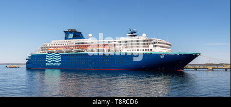 Bateau de croisière MV Zenith de la flotte Pullmantur Cruises amarré dans Vanasadam Le port de Tallinn en Estonie. Bateau de croisière dans la mer Baltique. Banque D'Images