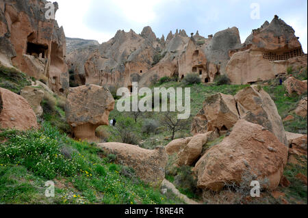 Musée de plein air de formations rocheuses inhabituelles avec des grottes dans la région de Cappadoce, Turquie Banque D'Images