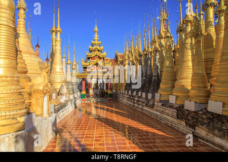 La pagode Shwe Inn Dein, Myanmar Banque D'Images