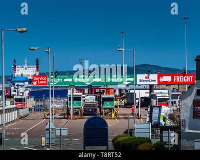 Royaume-Uni Irlande Commerce - Irlande Commerce du Royaume-Uni - Brexit Irlande Irish Trade - Irish Trade UK - passagers et fret Portes des ferries de Dublin à Holyhead Port UK Banque D'Images