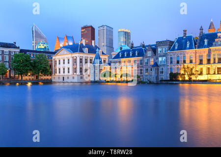 Rues de la région de La Haye dans la soirée dans les Pays-Bas. Banque D'Images