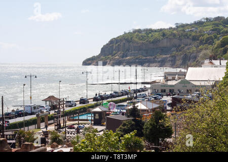 Vue de front de Shanklin avec Knock Cliff dans l'arrière-plan Banque D'Images