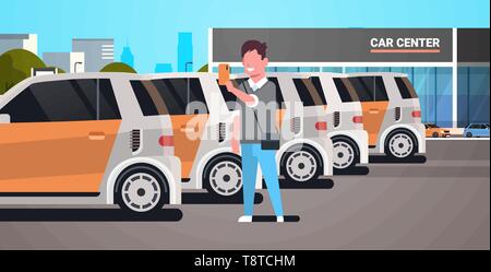 Jeune homme choisissant véhicule sur un parking de centre auto à l'aide de l'application mobile concept d'autopartage guy holding smartphone auto en ligne rent service télévision Illustration de Vecteur