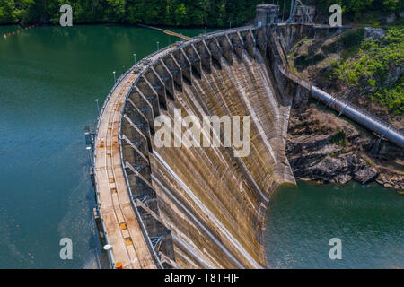 Vue aérienne du barrage de production d'énergie Banque D'Images