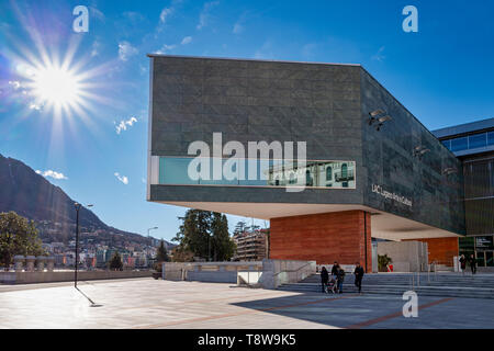 Lugano Arte e Cultura (BAC) est un centre culturel dédié à la musique, les arts visuels et a ouvert ses portes en 2015 à Lugano, Suisse. Le centre de BAC Banque D'Images