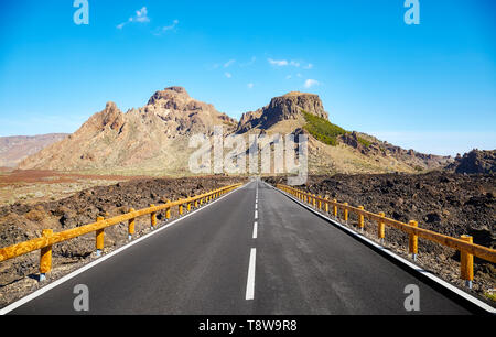 Route panoramique dans le Parc National du Teide, Tenerife, Espagne. Banque D'Images