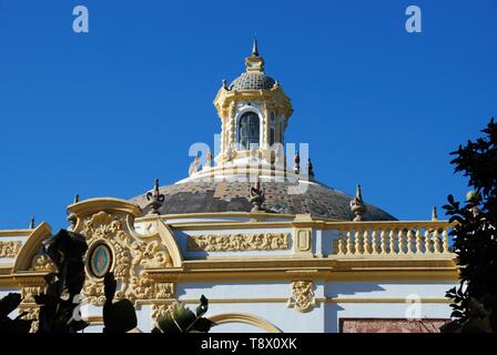 Vue sur le dôme sur le dessus de la Lope de Vega (Teatro Lope de Vega), Séville, Séville Province, Andalusia, Spain, Europe Banque D'Images