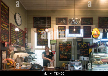 La gare et le café à Waikino sur le patrimoine et le chemin de fer Goldfields Hauraki Rail Trail Banque D'Images