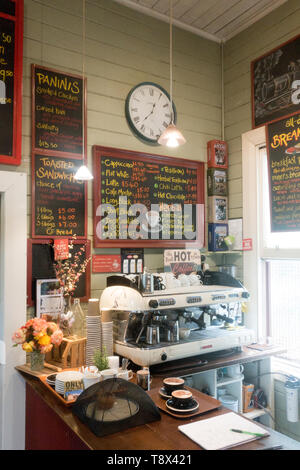 La gare et le café à Waikino sur le patrimoine et le chemin de fer Goldfields Hauraki Rail Trail Banque D'Images