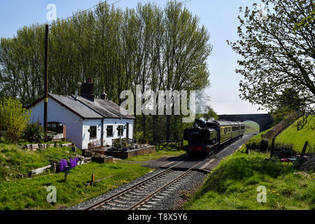 7714 Passe "Crossing Cottage" sur un service lié Bridgnorth Banque D'Images