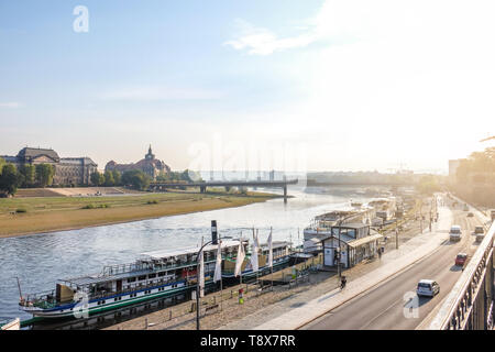 Dresde, Allemagne - 19 septembre 2018 : voir sur le Bruhlsche Terrasse près de l'Elbe Banque D'Images