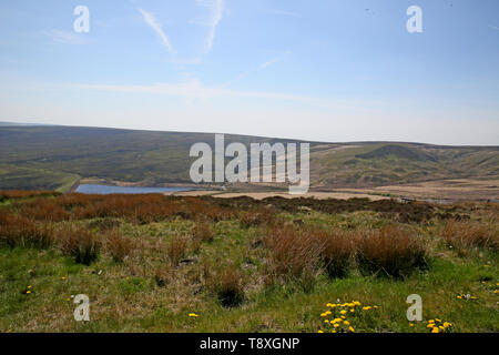 Marsden Moor, Greater Manchester, UK. Le 15 mai 2019. Météo France : Le temps sec a augmenté le risque d'incendies de Siilinjärvi, Marsden Moor, Greater Manchester, UK. Crédit : Barbara Cook/Alamy Live News Banque D'Images