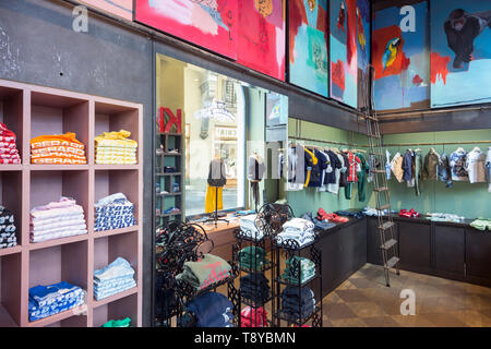 Magasin de détail pour les enfants à Milan, Italie Banque D'Images