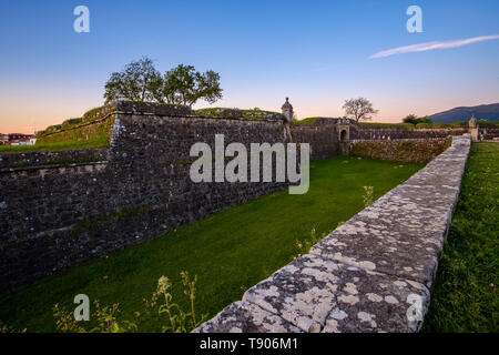 Valenca , Portugal - 11 mai 2019 : Fin de l'après-midi à la fortification de Valença , Portugal. Banque D'Images