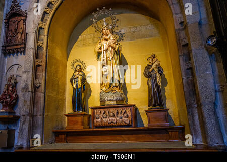 Pontevedra , Espagne - 12 mai 2019 : l'intérieur de la Basilique de Santa Maria Maior, Pontevedra, Espagne. Banque D'Images