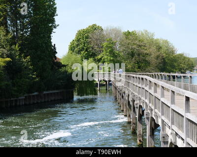 Avis de Marsh Lock, Henley on Thames Banque D'Images