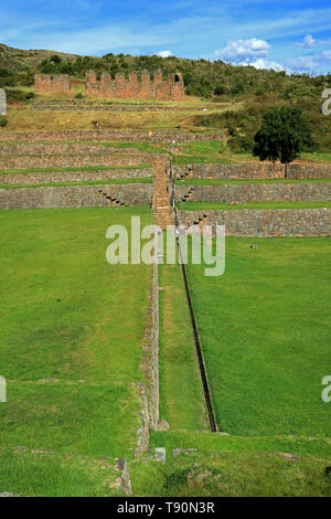 Site archéologique de Tipon, l'Inca terrasses agricoles irrigués par région source naturelle, Cuzco, Pérou, Amérique du Sud Banque D'Images