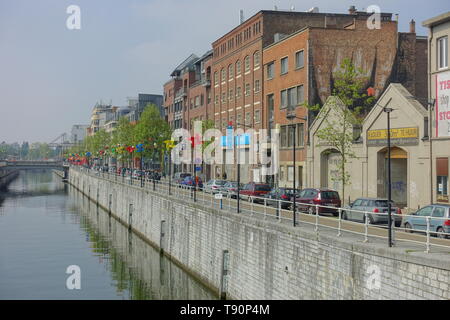 Brussels, Bruxelles, Molenbeek, Canal de Charleroi - Bruxelles Molenbeek, Canal de Charleroi, le canal de Bruxelles divise la municipalité de Bruxelles-ville Banque D'Images