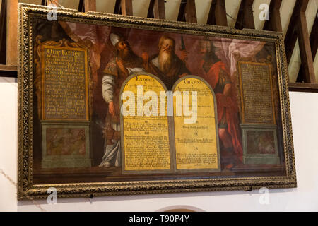 Eglise de Saint Andrew, Little Glemham, Suffolk, Angleterre, RU décalogue Moïse, Aaron et Joshua Banque D'Images