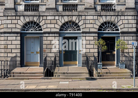 La porte centrale, 84 Great King Street, autrefois la maison de Felix Yaniewicz (musicien et compositeur polonais) et l'architecte en bois (Ingleby Banque D'Images