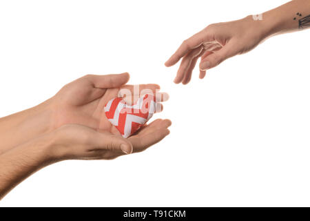 L'homme et la femme avec petit coeur sur fond blanc Banque D'Images