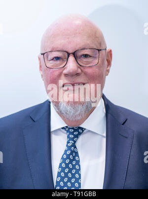 Hambourg, Allemagne. Le 08 mai, 2019. Alfred Hartmann, Président de l'Association d'Armateurs, regarde vers l'appareil photo du photographe. Voyage en Allemagne nécessite les mêmes conditions-cadres que dans les pays voisins. Axel Heimken Crédit :/dpa/Alamy Live News Banque D'Images