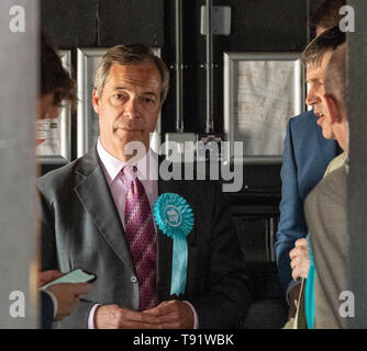 Brentwood, Essex, Royaume-Uni. 16 mai 2019. 16 mai 2019 Nigel Farage du Brexit parti parle à un meeting électoral de l'Euro à la Cabane à sucre TOWIE, Brentwood, Essex, Royaume-Uni. 16 mai 2019. Crédit : Ian Davidson/Alamy Live News Banque D'Images