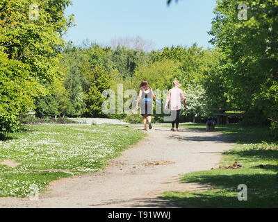 Eastchurch, Kent, UK. 16 mai, 2019. Météo France : un après-midi ensoleillé de Eastchurch, Kent. Credit : James Bell/Alamy Live News Banque D'Images