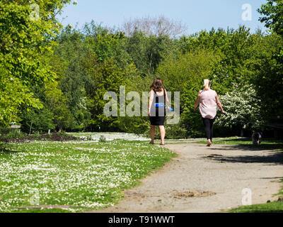 Eastchurch, Kent, UK. 16 mai, 2019. Météo France : un après-midi ensoleillé de Eastchurch, Kent. Credit : James Bell/Alamy Live News Banque D'Images